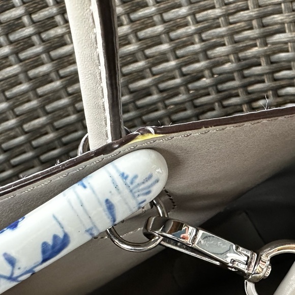 Michael Kors Mercer Gallery Studio Large Center Zip Tote Leather in Pearl Grey - Picture 10 of 15